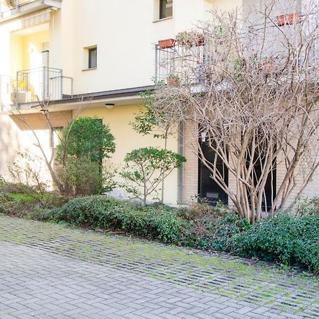 Parma Fiere Studio Con Parcheggio E Balcone Apartment Exterior foto