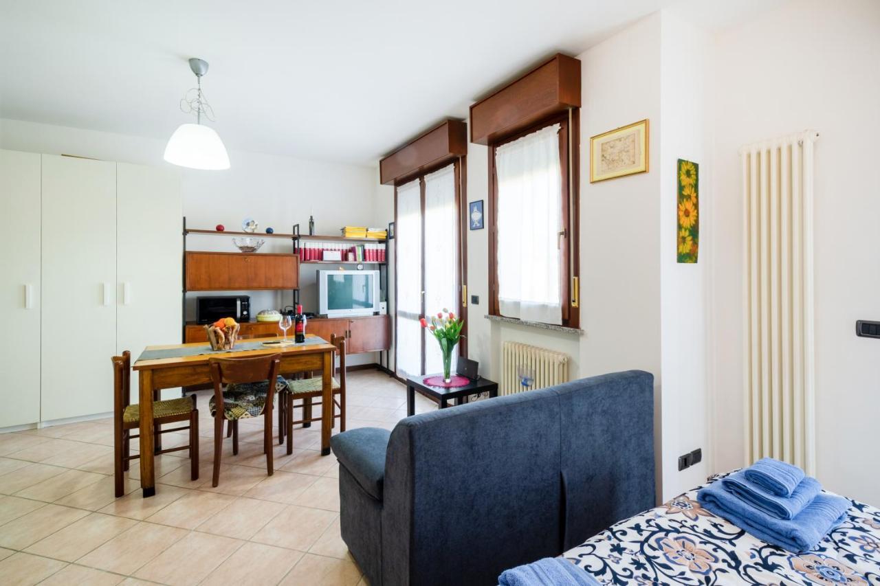Parma Fiere Studio Con Parcheggio E Balcone Apartment Exterior foto