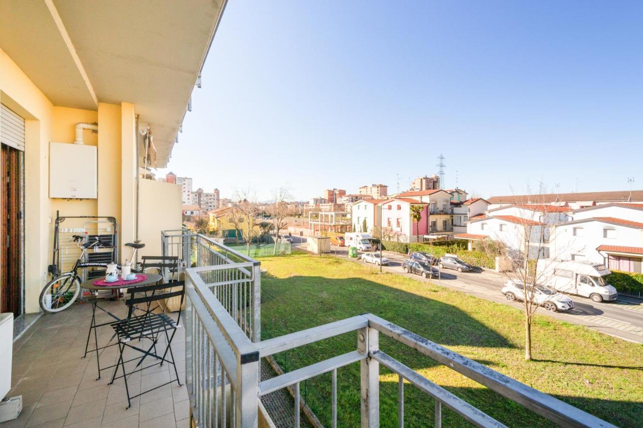 Parma Fiere Studio Con Parcheggio E Balcone Apartment Exterior foto